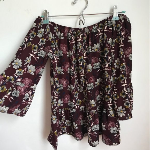 Maroon off the shoulder flowery top - Picture 2 of 3